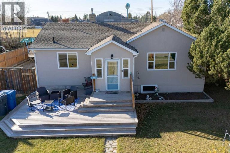 Listing photo – 5312 50 Street, Eckville