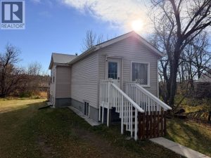 Listing photo – 5509 50 Street, Ponoka
