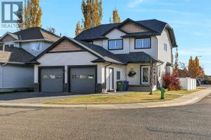 Listing photo – 61 Lanterman Close, Red Deer