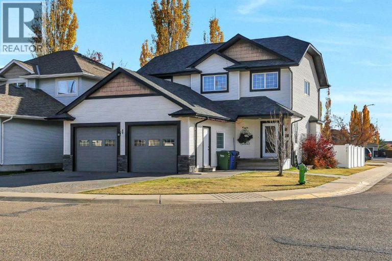 Listing photo – 61 Lanterman Close, Red Deer