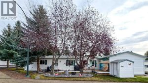 # 2323 is an Attractive Corner Lot  in Davenport Estates
