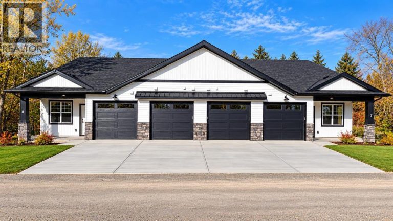 Listing photo – 1, 5463 55 Avenue, Lacombe