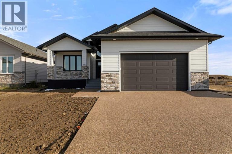 Listing photo – 2515 65 Street, Camrose