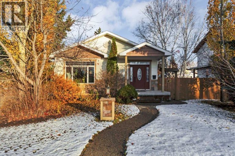 Listing photo – 4239 42 Avenue, Red Deer
