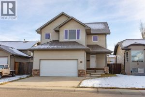Listing photo – 23 Lanterman Close, Red Deer
