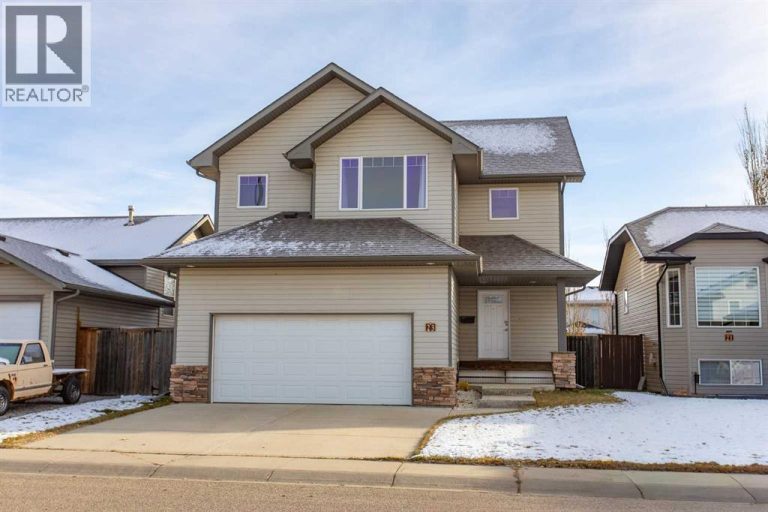 Listing photo – 23 Lanterman Close, Red Deer