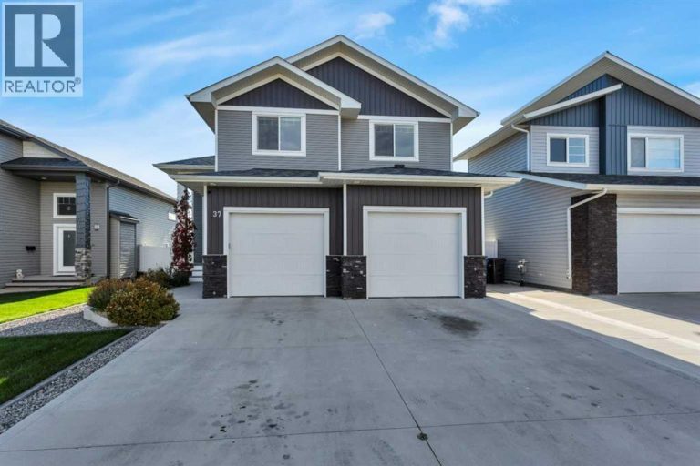 Listing photo – 37 Valmont Street, Blackfalds