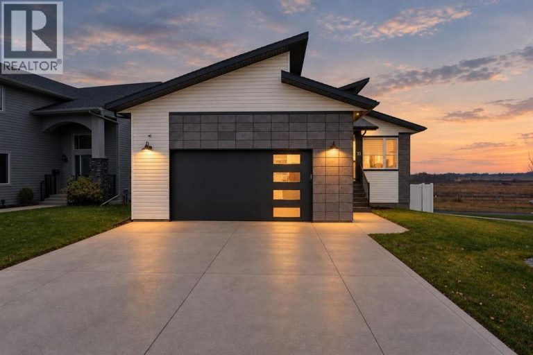 Listing photo – 33 Maclean Close, Blackfalds