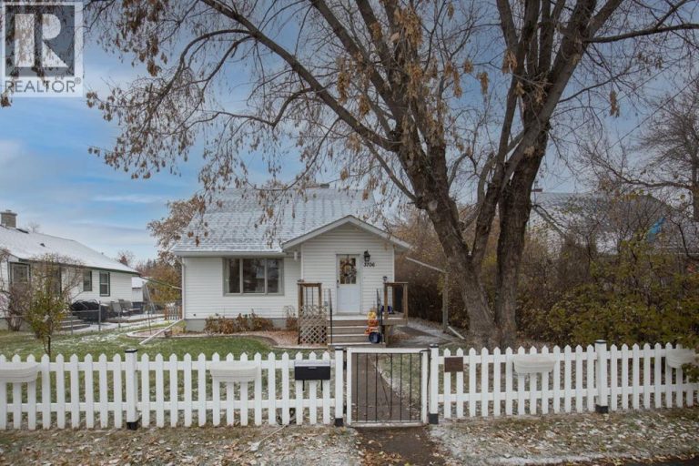 Listing photo – 3706 42 Avenue, Red Deer