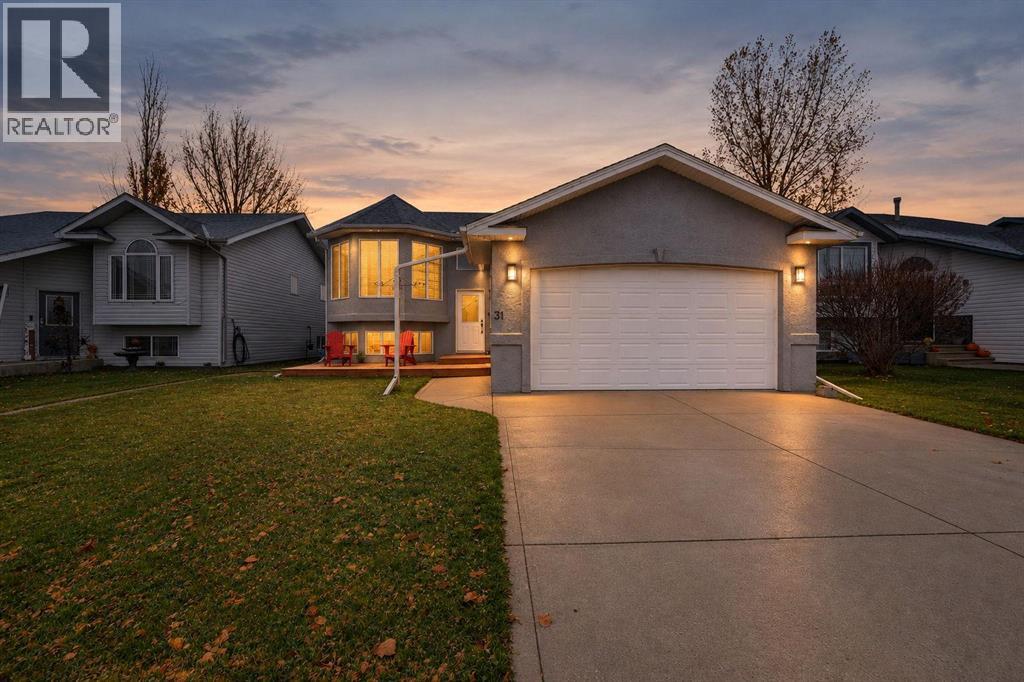Listing photo – 31 Heenan Crescent, Sylvan Lake