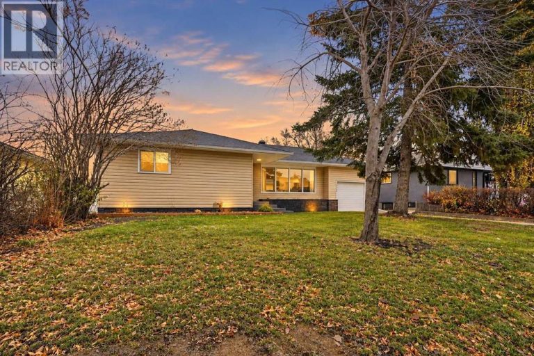 Listing photo – 5223 50 Street, Lacombe
