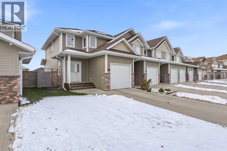 Listing photo – 141 Larsen Crescent, Red Deer